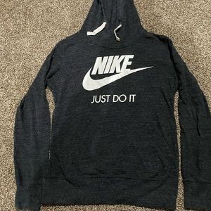 Nike women’s thin sweatshirt